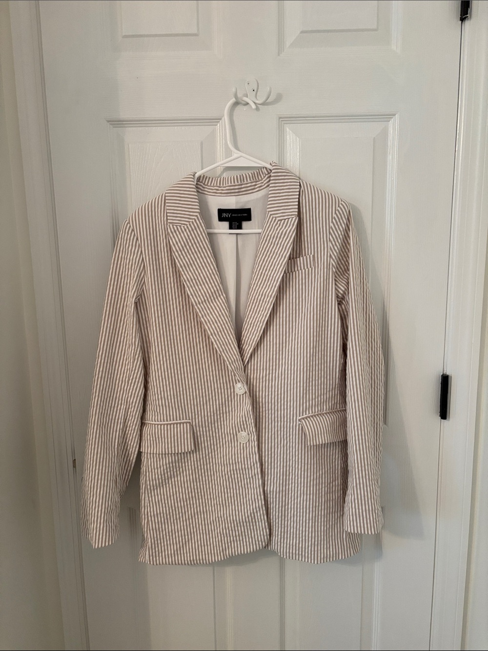 Jones New York Beige and White Striped Seersucker Blazer